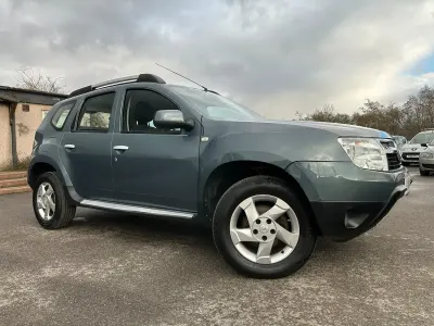 Usado Dacia Duster Lauréate 110 HP (80 kW) 2014 Cinzento SUV