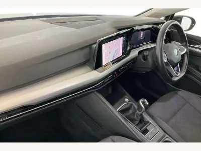 Używany VW Golf VIII Life 130 KM (95 kW) 2023 Szary Hatchback