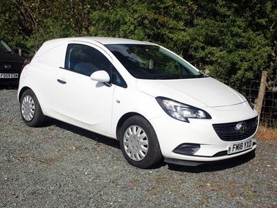 Used Vauxhall Corsa 95 HP (69 kW) 2018 White Van