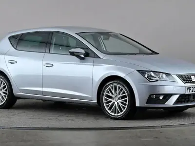 Begagnad Seat Leon SE Dynamic 116 HK (85 kW) 2020 Silver Halvkombi