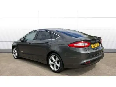 Usado Ford Mondeo Titanium 187 HP (137 kW) 2018 Cinzento Sedan