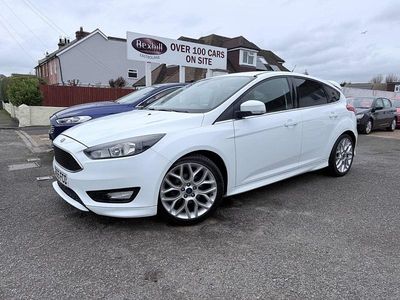 Used Ford Focus Zetec 125 HP (91 kW) 2015 White Hatchback