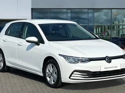Used VW Golf VIII Life 130 HP (95 kW) 2022 Pure white
