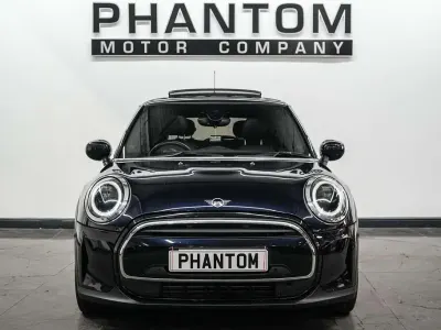 Begagnad Mini Cooper Exclusive 2022 Multicolour Halvkombi