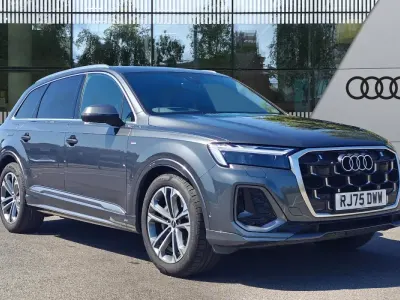 Used Audi Q7 S-Line 228 HP (167 kW) 2025 Grey SUV