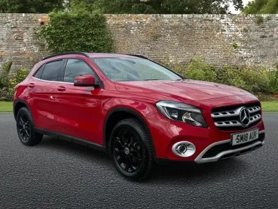 Used Mercedes GLA200 SE 156 HP (114 kW) 2018 Red SUV
