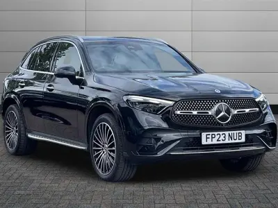 Begagnad Mercedes GLC300e AMG line 313 HK (230 kW) 2023 Svart Kombi