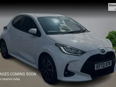 Used Toyota Yaris Design 114 HP (83 kW) 2022 White Hatchback
