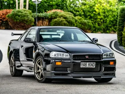 Used Nissan Skyline GT 280 HP (205 kW) 2000 Black Coupe