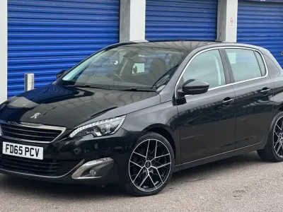 Begagnad Peugeot 308 Allure 120 HK (88 kW) 2015 Svart Halvkombi