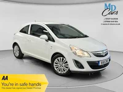 Used Vauxhall Corsa Excite 85 HP (62 kW) 2011 White Hatchback