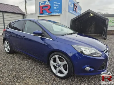 Używany Ford Focus Titanium 125 KM (91 kW) 2014 Niebieski Hatchback