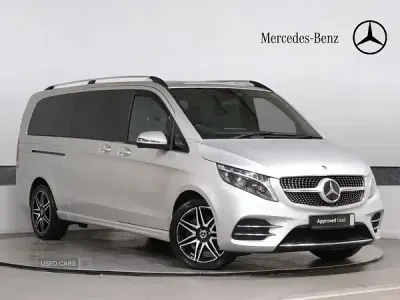 Usado Mercedes V300 AMG line 2024 Prateado Monovolume