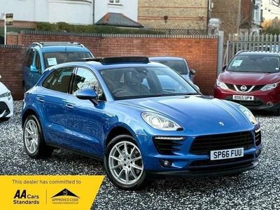Used Porsche Macan 258 HP (189 kW) 2016 Blue SUV