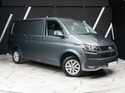 Usado VW Transporter Highline 148 HP (108 kW) 2024 Cinzento Van