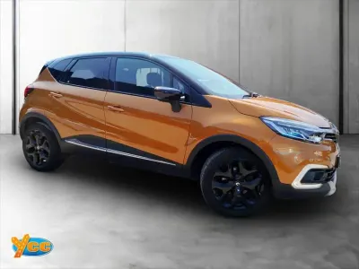 Used Renault Captur Dynamique 90 HP (66 kW) 2017 Orange/black SUV