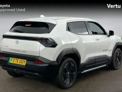 Neu Toyota Urban Cruiser Design 127 kW (174 PS) 2025 Weiß SUV