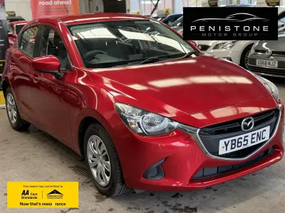 Used Mazda 2 75 HP (55 kW) 2015 Red Hatchback