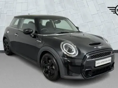 Used Mini Cooper S Classic 176 HP (129 kW) 2022 Black Hatchback