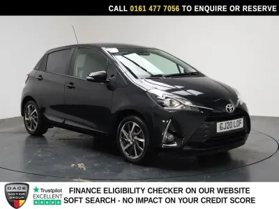 Begagnad Toyota Yaris 111 HK (81 kW) 2020 Svart Halvkombi
