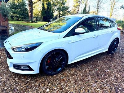 White Used 2018 Ford Focus ST Hatchback | £12,800 (Fair price)