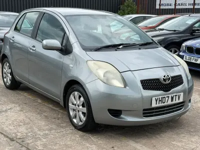 Używany Toyota Yaris 85 KM (62 kW) 2007 Srebrny Hatchback