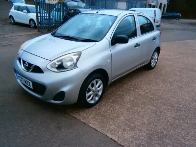 Usado Nissan Micra 80 HP (58 kW) 2017 Prateado Citadino
