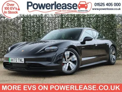 Begagnad Porsche Taycan Performance Package 11 kW (15 HK) 2022 Svart Sedan