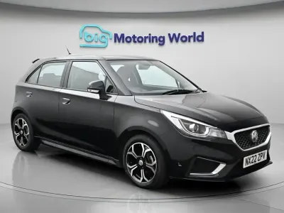 Begagnad MG MG3 Exclusive 2022 Svart Halvkombi