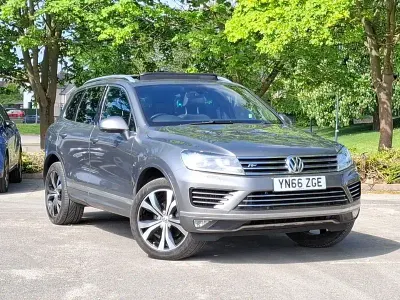 Usado VW Touareg R-line 262 HP (192 kW) 2016 Cinzento SUV