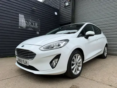 Used Ford Fiesta Titanium 100 HP (73 kW) 2018 White Hatchback