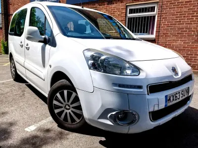 Used Peugeot Partner Tepee S 75 HP (55 kW) 2013 White MPV