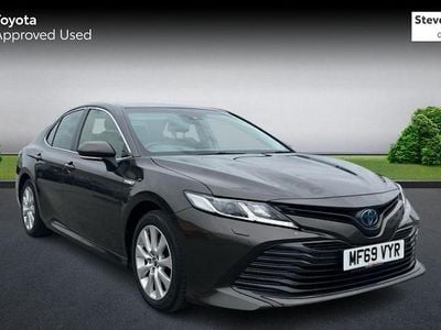 Usado Toyota Camry Hybrid Design 218 HP (160 kW) 2021 Sedan
