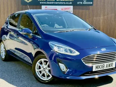 Używany Ford Fiesta Zetec 86 KM (63 kW) 2018 Niebieski Hatchback