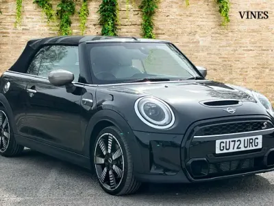 Usado Mini Cooper S Exclusive 176 HP (129 kW) 2022 Preto Citadino