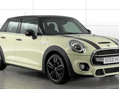 Used Mini Cooper S Hatch 192 HP (141 kW) 2018 White Hatchback