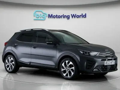 Używany Kia Stonic GT-Line S 120 KM (88 kW) 2023 Szary SUV