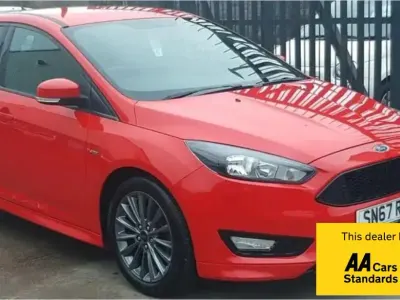 Used Ford Focus ST-Line 148 HP (108 kW) 2017 Red Hatchback