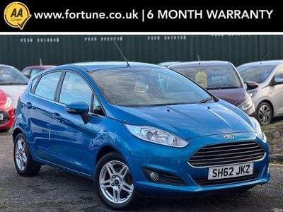 Usado Ford Fiesta Zetec 100 HP (73 kW) 2013 Azul Citadino