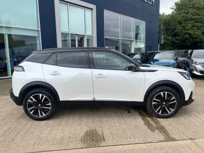 Used Peugeot 2008 Premium 129 HP (94 kW) 2021 White SUV