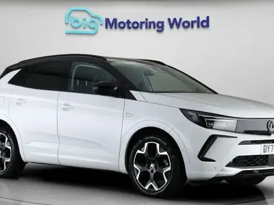 Used Vauxhall Grandland X Ultimate 131 HP (96 kW) 2024 White SUV