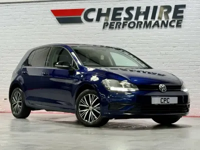 Used VW Golf VII SE 108 HP (79 kW) 2018 Blue Hatchback