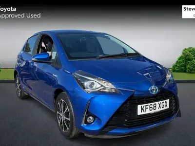 Used Toyota Yaris Hybrid 101 HP (74 kW) 2019 Blue Hatchback