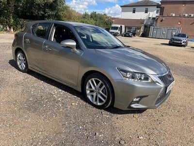 Lexus CT200h