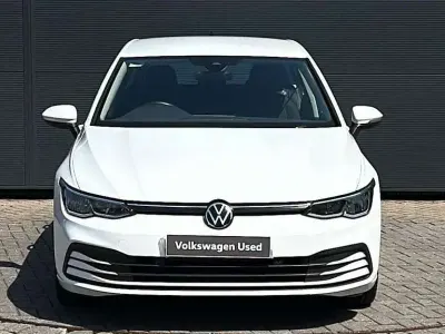 Used VW Golf VIII Life 129 HP (94 kW) 2022 White Hatchback