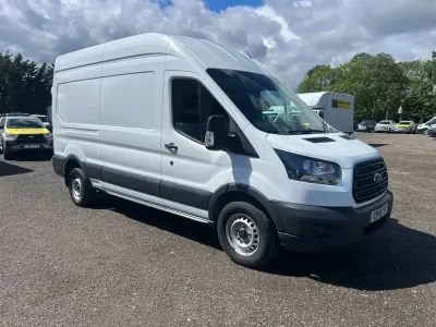 Usado Ford Transit 130 HP (95 kW) 2018 Branco Van