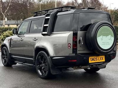 Usado Land Rover Defender HSE Dynamic 344 HP (253 kW) 2025 Prateado SUV
