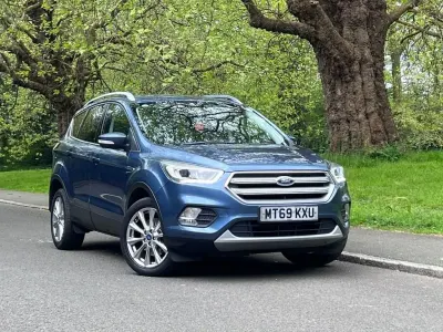 Usado Ford Kuga Titanium 150 CV (110 kW) 2019 Azul SUV