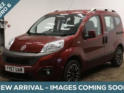 Używany Fiat Qubo Trekking 2018 Czerwony Minivan