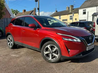 Usado Nissan Qashqai N-Connecta 140 CV (102 kW) 2023 Rojo SUV